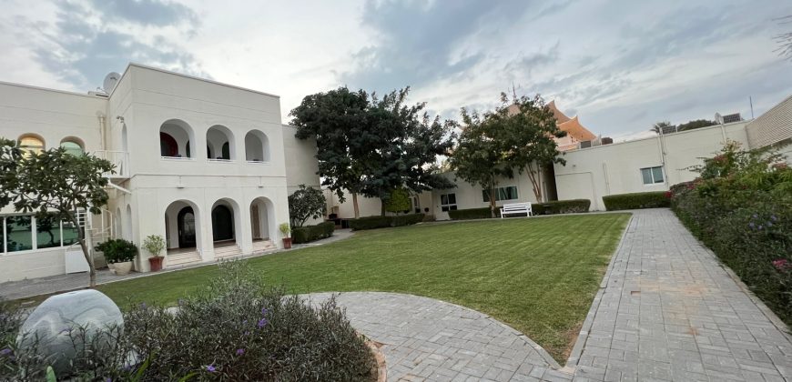 Huge villa in a VIP Location