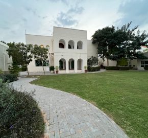 Huge villa in a VIP Location