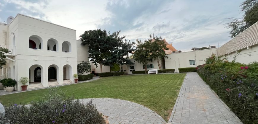 Huge villa in a VIP Location