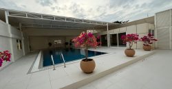 Huge villa in a VIP Location