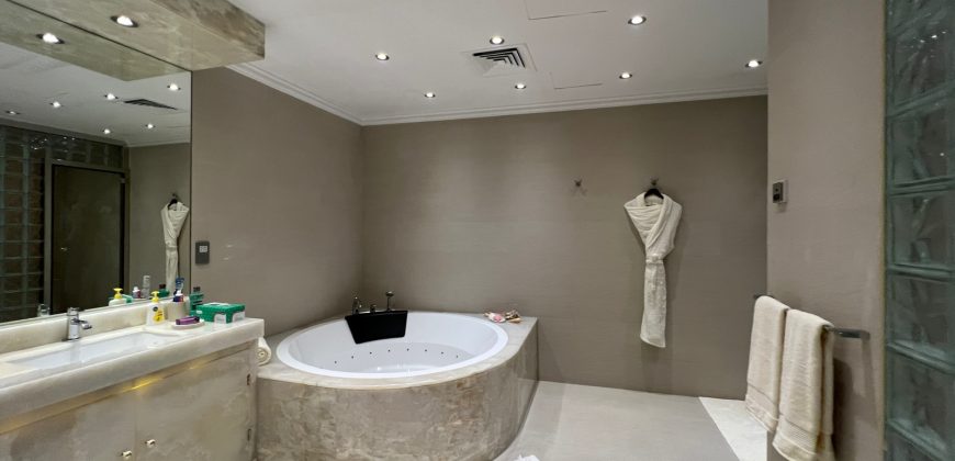 Huge villa in a VIP Location