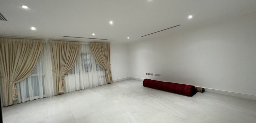 Huge villa in a VIP Location